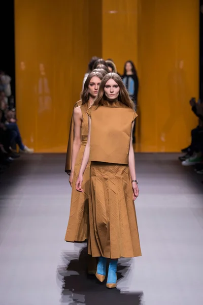 Look 44